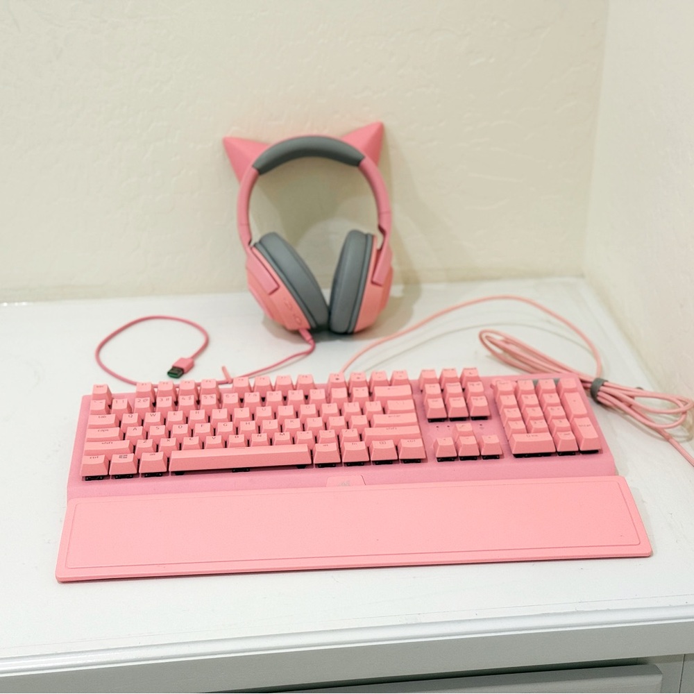 Razer Keyboardard and Kitty Headphones